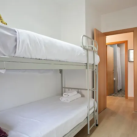 Beautiful In Ramblas 6pax Apartment
